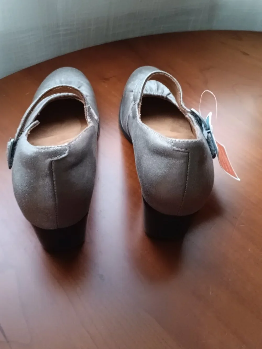 NWT Pewter Leather Mary Jane Heels Aetrex Comfort Sz 6-6.5 (36)